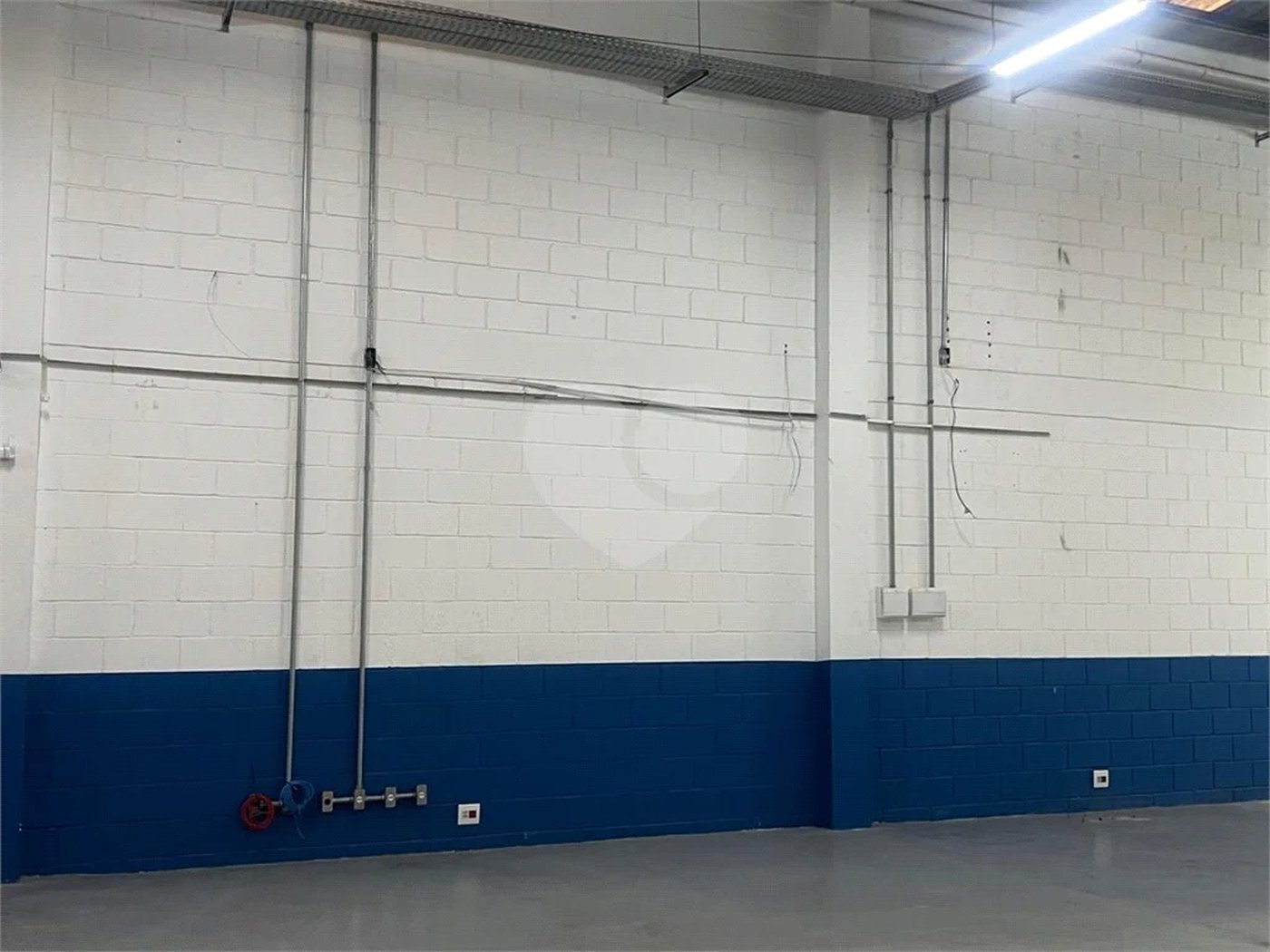 Galpão de 600m² no Centro Industrial Rafael Diniz - Bragança Paulista.