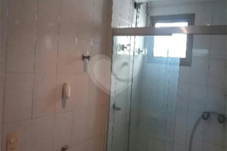 Apartamento 192m² à venda na Aclimação com 3 suítes e 3 vagas.