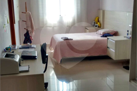 CASA A VENDA NO BAIRRO VISTA VERDE COM 3 DORMITORIOS, 3 SUITES, 3 VAGAS, METRAGEM 316M², SJC