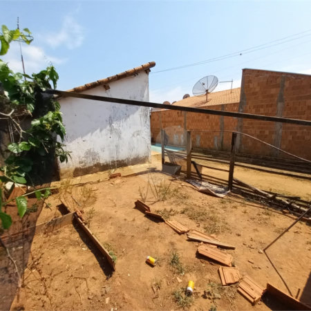 Terreno com 250,00 m² de área total.