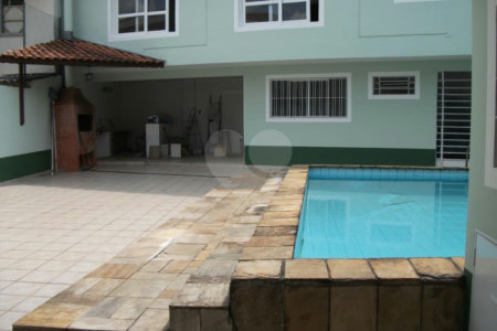Excelente Sobrado à venda no Klabin -370 m2 construídos c/piscina - 3 Quartos/ 1 Suíte/10 Vagas