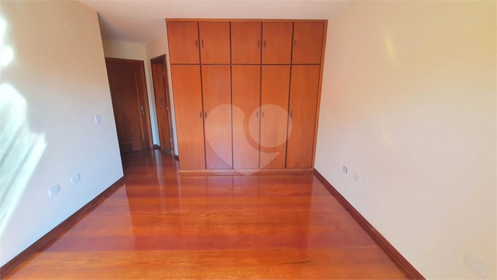 Casa à venda com 4 quartos, sendo 3 suítes, em Interlagos, São Paulo, SP