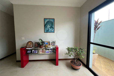 Casa a venda com 5 quartos em São Carlos