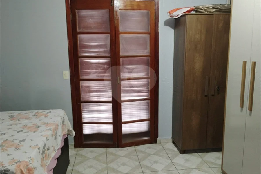 Vende-se casa na Vila Santa Catarina - Excelente oportunidade para investimento e geração de renda