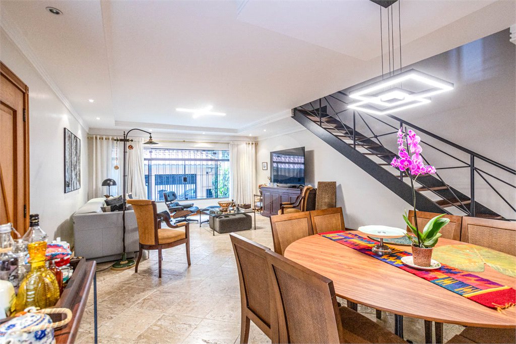 Sobrado Residencial à Venda – Vila Mariana – 274 m² de Área Útil