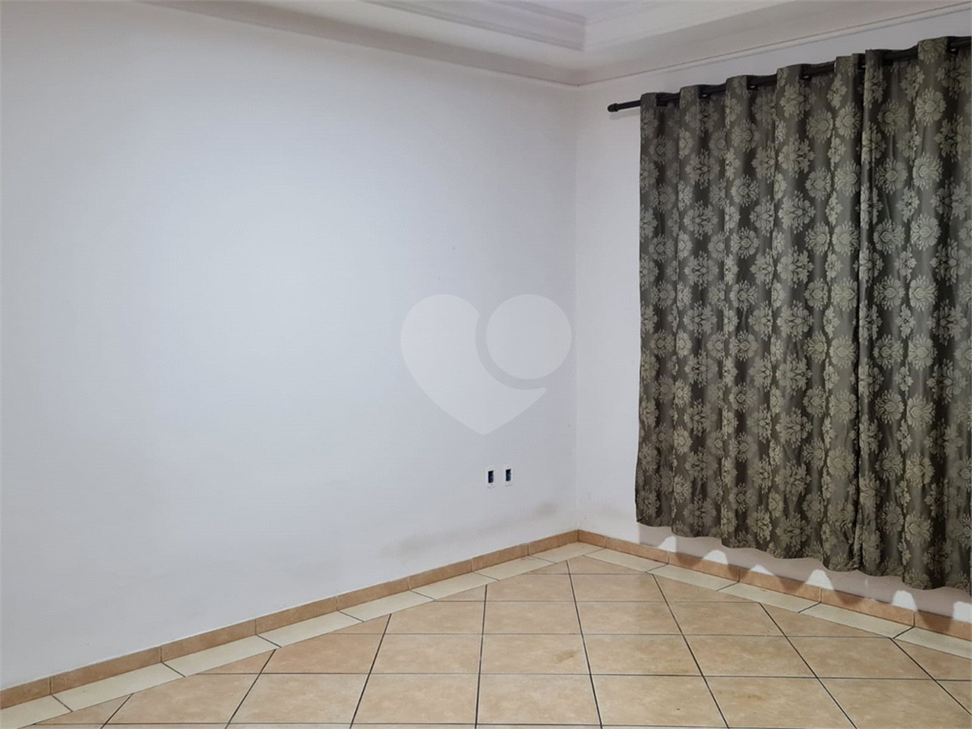 Casa sobrado para venda no Jardim das Torres