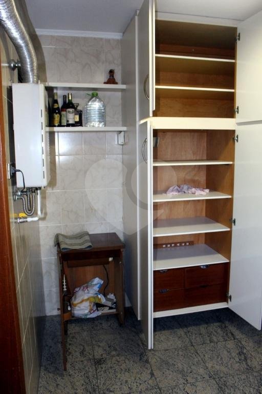 Água Fria. 3 suítes. Armários planejados. Permuta. Copa e cozinha. Dependência de empregada
