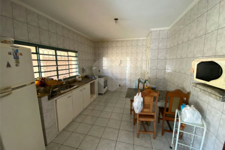 Casa/sobrado para venda com piscina no Santa Felícia Jardim
