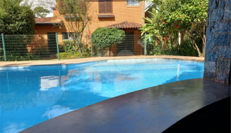 Sobrado à venda com 4 quartos, sendo 1 suíte,  em Vila Costa do Sol, São Carlos, SP