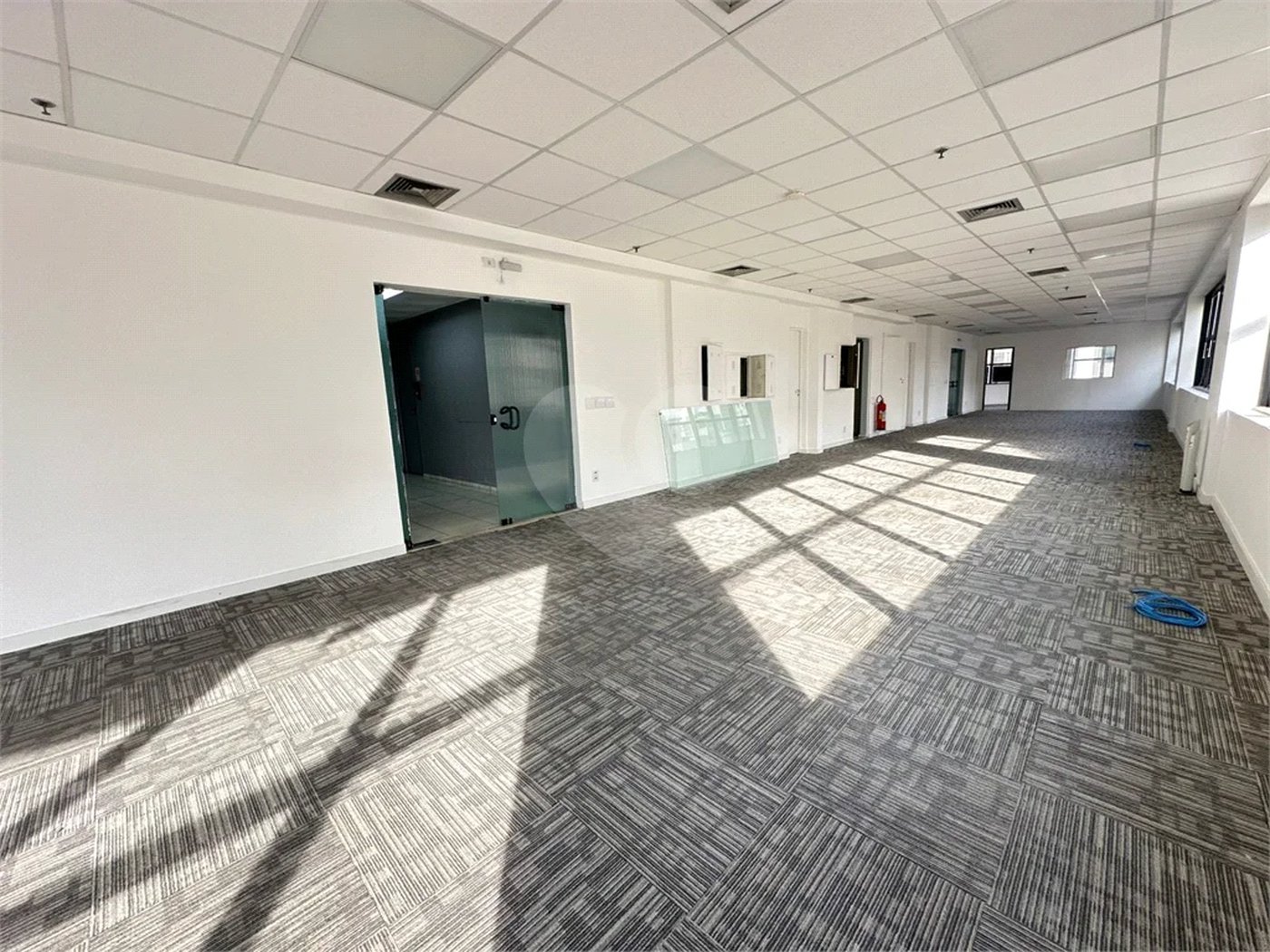 Conjunto comercial à Venda ou Locação na República com 376,56 m² de área útil 10 vagas