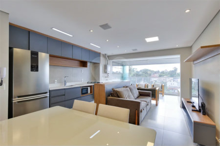 Apartamento com 68m² sala 02 ambientes, 02 dormitórios, sendo 01 suíte banheiro social e vaga no subsolo.! Venha conhecer!