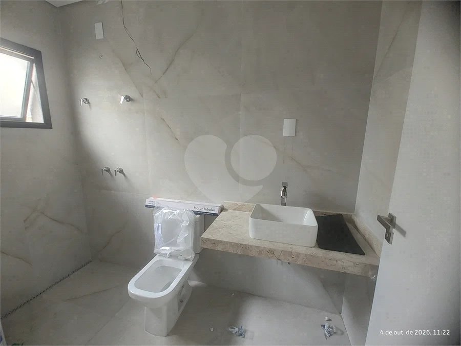 Casa exclusiva em Atibaia de alto padrão com 3 suítes, piscina, espaço gourmet, condomínio fechado, aceita financiamento