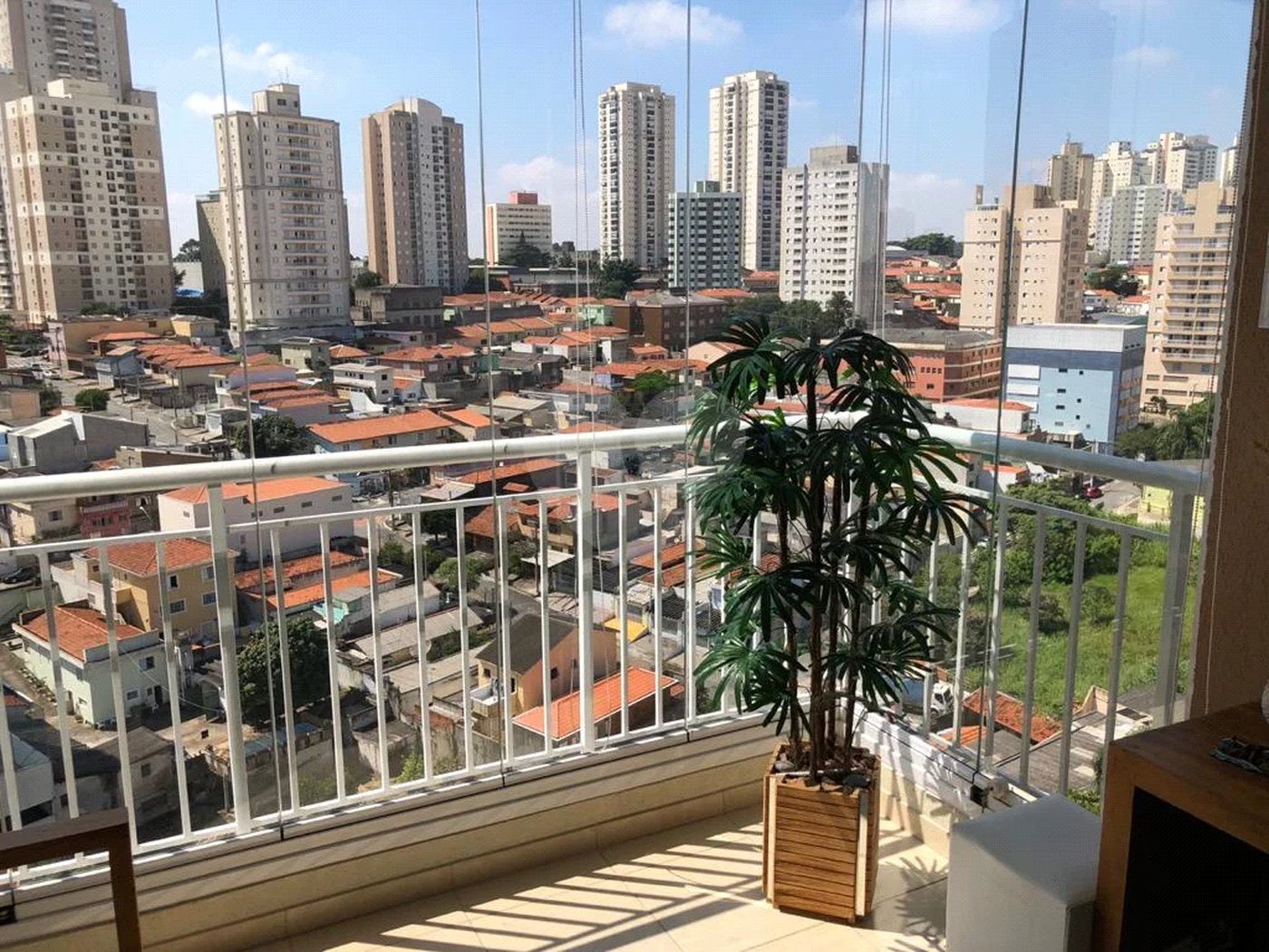 Apartamento de 70m2 com 3 dorms, 2 banheiros, 1 suíte, 1 vaga. Estuda permuta.