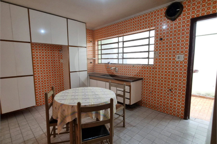 VENDA - Casa térrea - 6 vagas | sala ampla | escritório | 3 quartos ( 1 suíte) | lavanderia independente | edícula nos fundos (1 sala, 1 quarto, 1 cozinha)