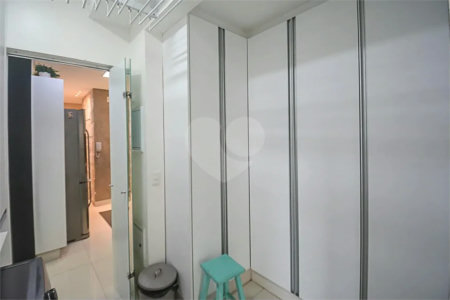 Espaço, conforto e uma localização privilegiada fazem deste apartamento mobiliado no Baeta Neves, em São Bernardo do Campo, uma excelente opção para seu novo lar. Com 118 m², três dormitórios e quatro banheiros, o imóvel oferece ambientes amplos para acomodar a família e receber amigos com comodidad