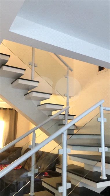 Casa à venda com 3 quartos, sendo 1 suíte, no condomínio Marselha VI, São Roque - SP