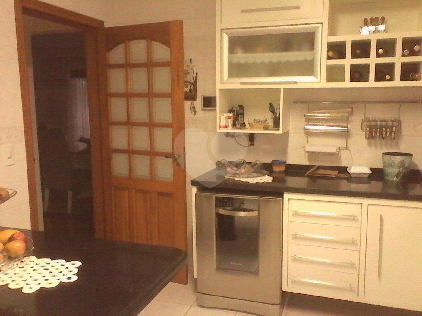 CASA TÉRREA ASSOBRADADA A VENDA NO TREMEMBÉ - 4 DORMS (2 SUÍTES), CHURRASQUEIRA E 4 VAGAS DE GARAGEM