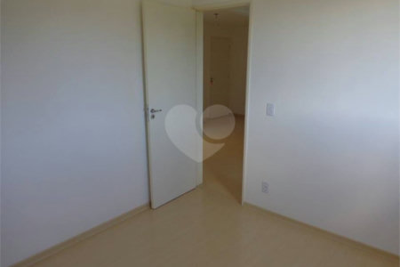 Apartamento no Condomínio Mont Royal.