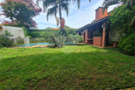 Casa à venda com 3 quartos, sendo 1 suíte, em Interlagos, São Paulo, SP