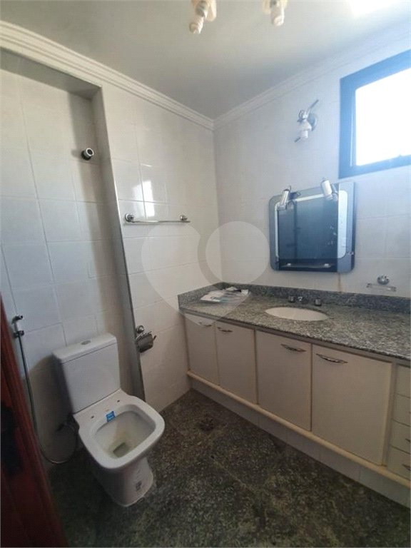 Apartamento Cobertura, no Condomínio Porto Sol.