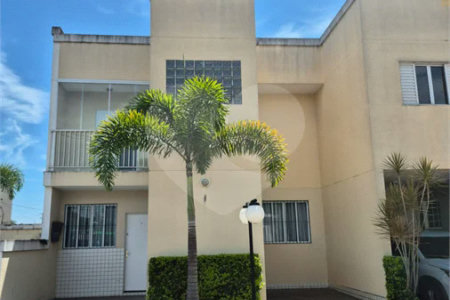 Casa em condomínio à venda em Valinhos no Residencial Santa Elisa com possibilidade de permuta por apartamento