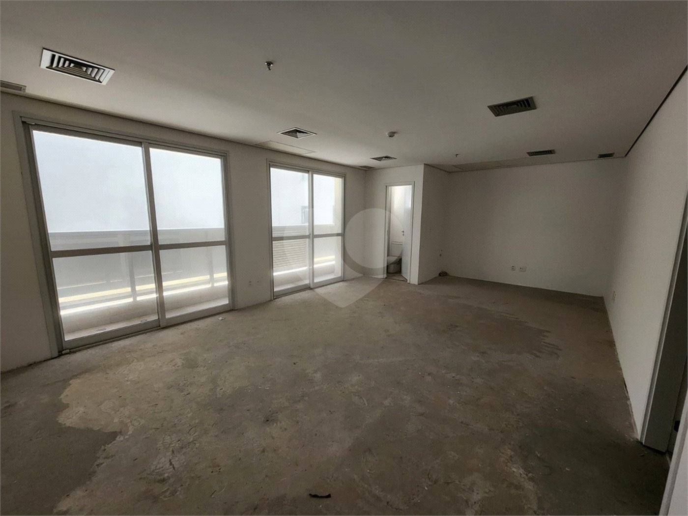 Sala comercial a venda em frente ao Allianz Parque