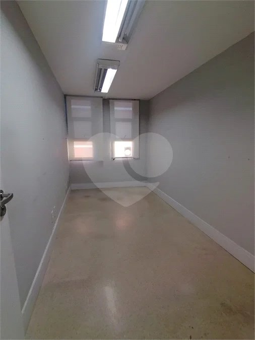 SALA COMERCIAL, 106m2, NO PARAISO