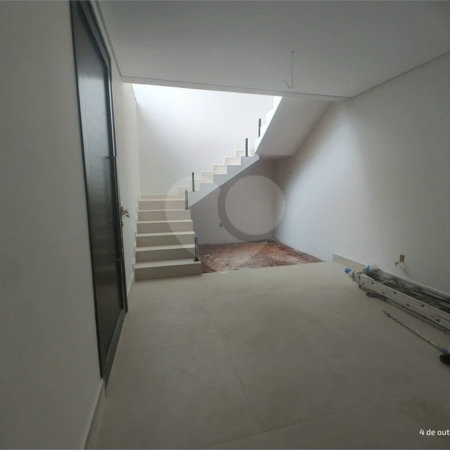 Casa exclusiva em Atibaia de alto padrão com 3 suítes, piscina, espaço gourmet, condomínio fechado, aceita financiamento