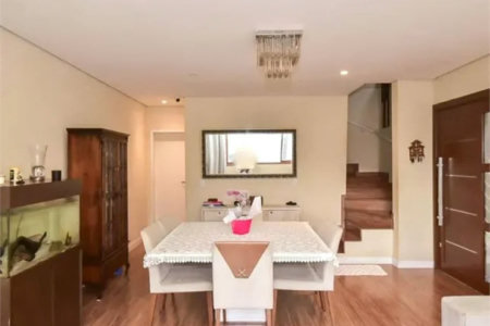 Sobrado à venda com 3 quartos, sendo 1 suíte, em Vila Morse, São Paulo, SP