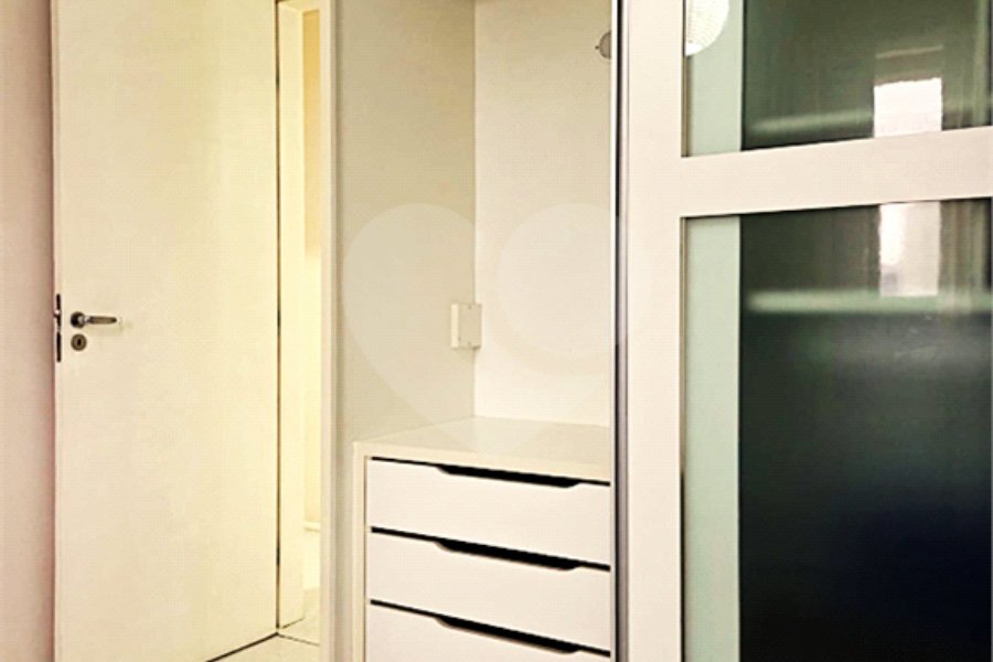 Apartamento na Chácara Inglesa com 2 dormitórios (1 suite), varanda, vista livre e vaga