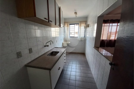 Apartamento no Condomínio Jardim Europa.