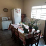 Ampla casa no condomÍnio Parque Fehr, contendo: