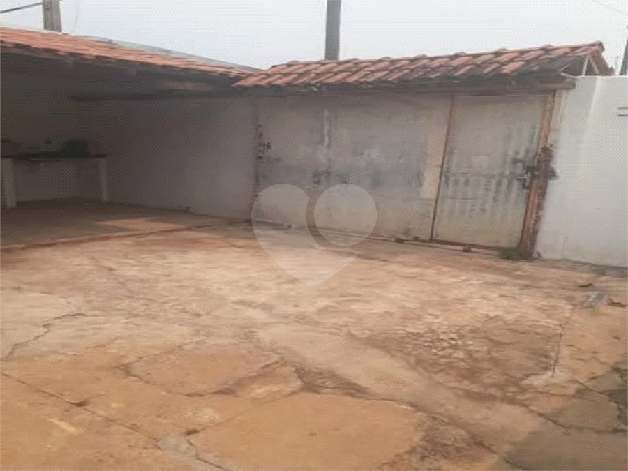 CASA À VENDA – BAIRRO SANTA FELÍCIA