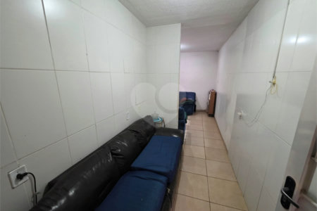Casa com edícula no Abdelnur.