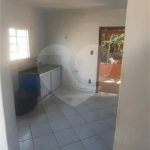 Casa térrea para Jardim Bandeirantes.