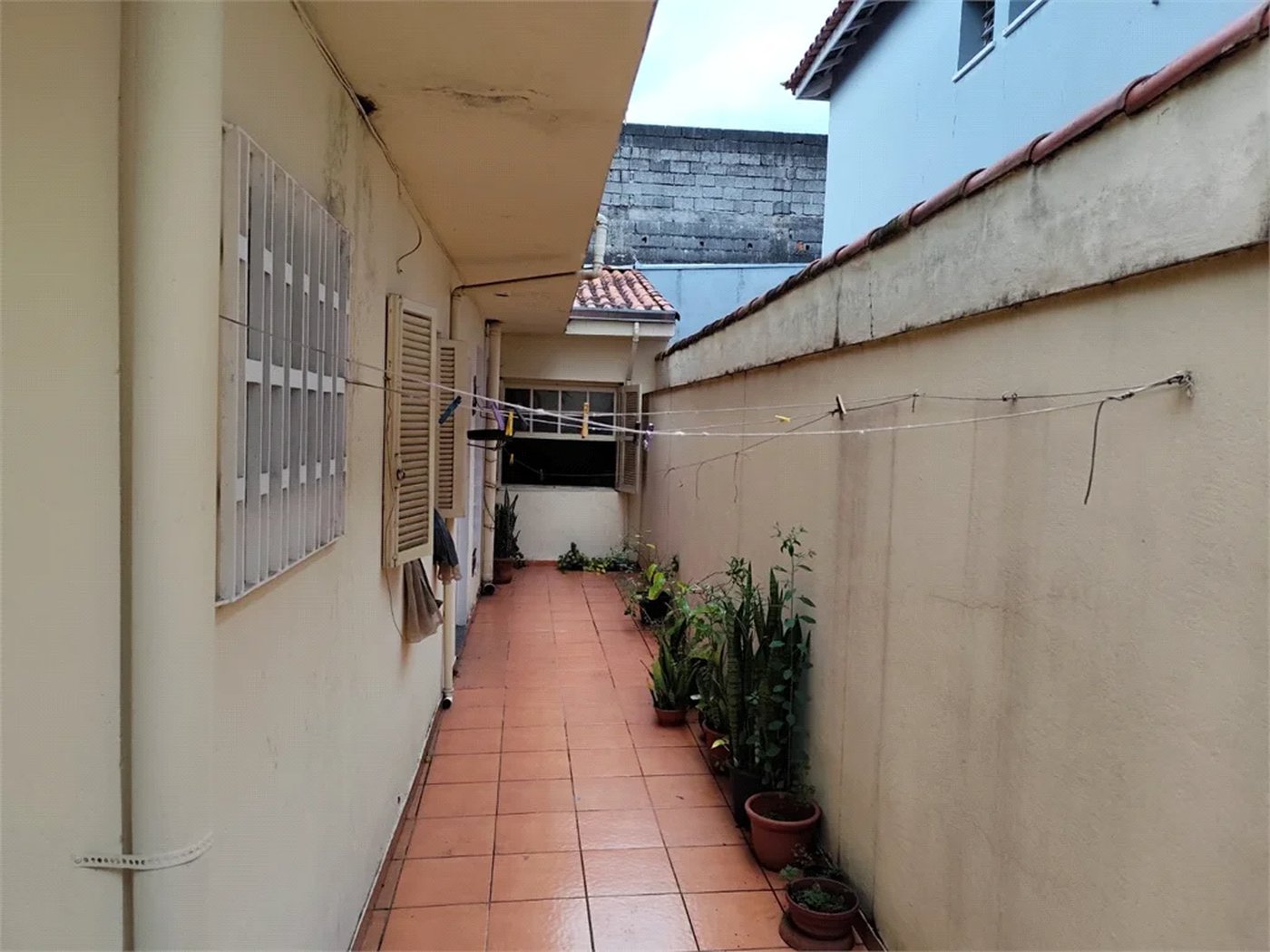Sobrado à Venda Próximo ao Parque Chácara do Jóquei , 5 dormitórios sendo 3 suítes e 3 vagas !!!