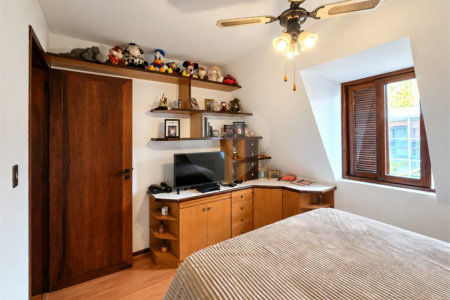 Sobrado com cinco quartos sendo 3 suites 4 vagas| R$ 3.300.000 no Alto da Boa Vista - São Paulo