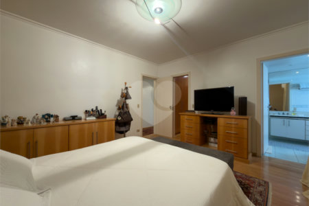 Apartamento com 190 metros 3 suítes 4 vagas de garagem