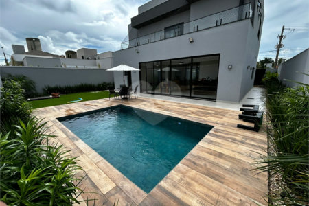 Casa de alto padrão para venda no condomínio Damha III.