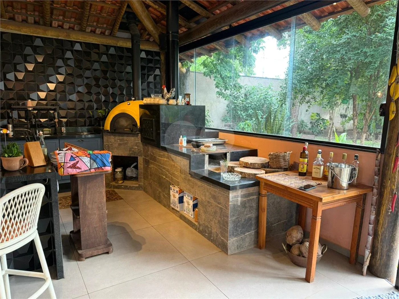 Chácara no Unileste, com espaço para eventos e cozinha industrial, na modalidade porteira fechada,