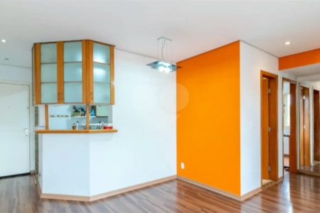 Apartamento à venda no Mandaqui com 3 dormitórios, sendo 1 suíte, sala ampla e bem distribuída, cozinha, 2 banheiros e área de serviço. O imóvel conta ainda com 1 vaga de garagem.
