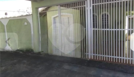 Casa Térrea à venda com 3 quartos em Vila Carmem, São Carlos, SP