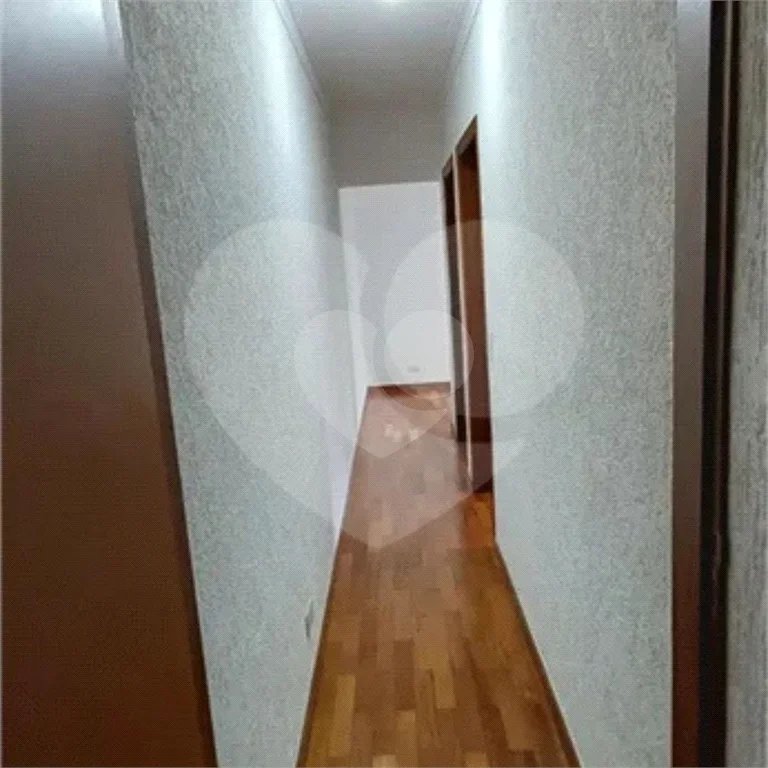Casa á venda com 230m², 4 dorms, 2 suítes e 4 vagas na Vila Clementino. Estuda permuta.