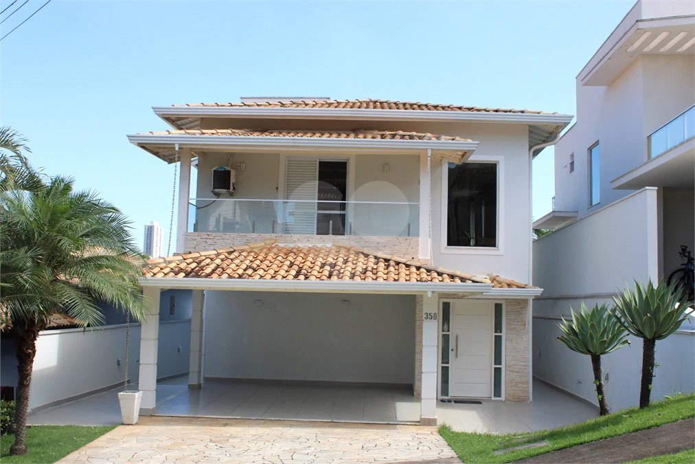 Belíssima Residência de 267 m² com Lazer Privativo no Condomínio Terras do Oriente – Valinhos