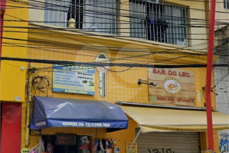Casa comercial na Liberdade.