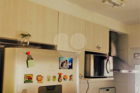 Apartamento com 03 dormitórios no Cambuci.