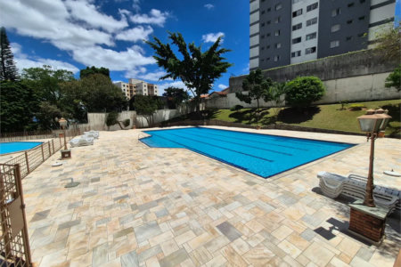 Apartamento à Venda no Condomínio Mansão do Butantã 105m² 3 quartos, suíte, 2 vagas cobertas, varanda