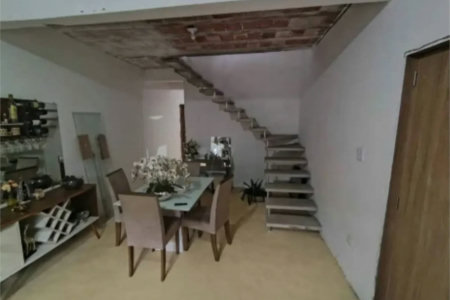 Casa à venda com 2 quartos no condomínio Antilhas, Cotia - SP