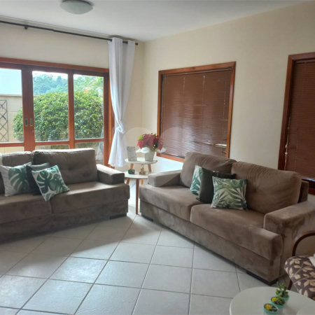 Casa à venda com 4 quartos, sendo 2 suítes,  em Villaggio Capríccio, Louveira, SP