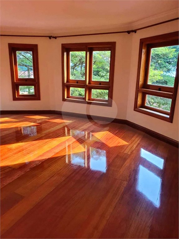 Casa à venda com 4 quartos, sendo 3 suítes, em Interlagos, São Paulo, SP